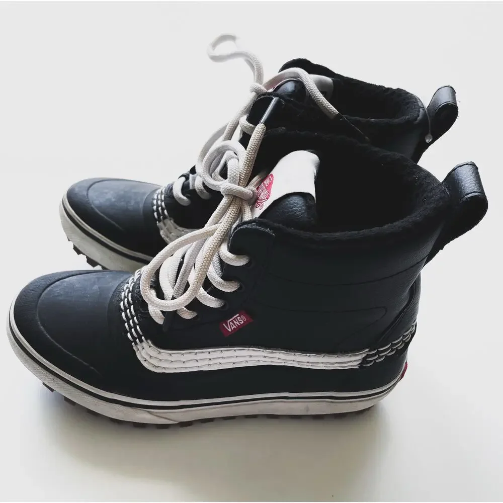 Vans MTE Standard Mid Waterproof Boot Black and White Size 3.5 Girls or 5 Boys